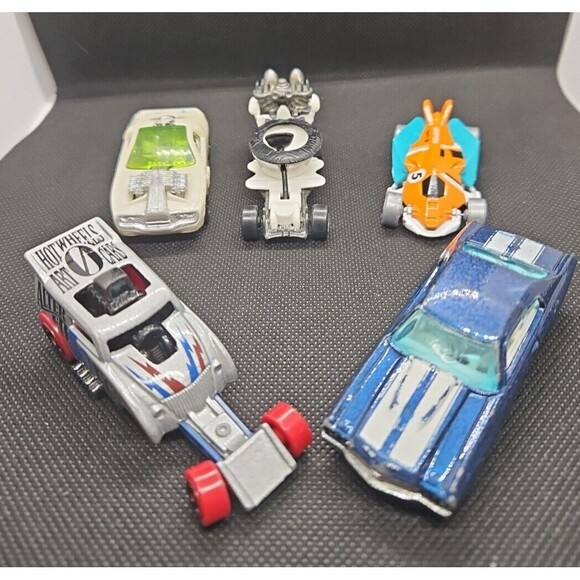 Hot Wheels Lot of 5, 70 Chevelle, Hollowback, Airuption, Hot Seat, Altered Ego - Picture 1 of 12